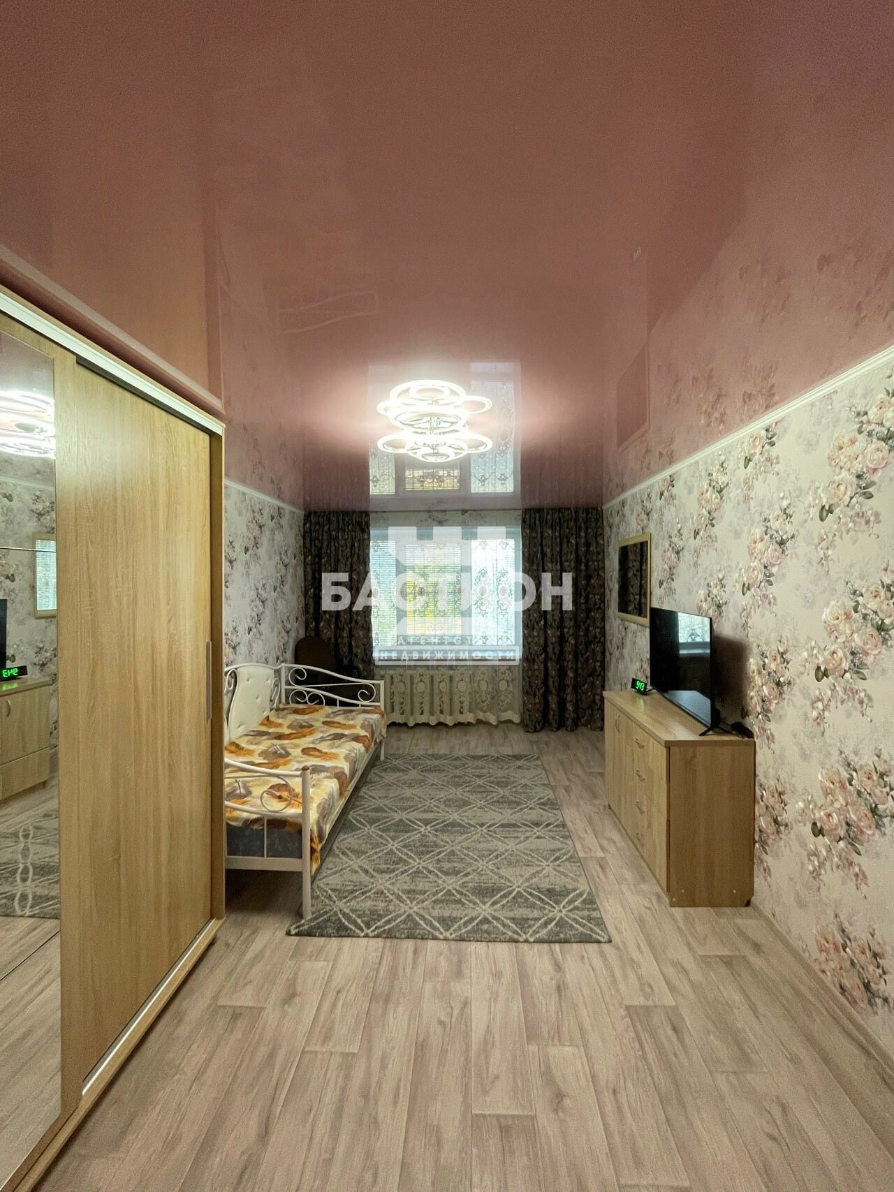 Продаётся трёхкомнатная квартира, 67 м²