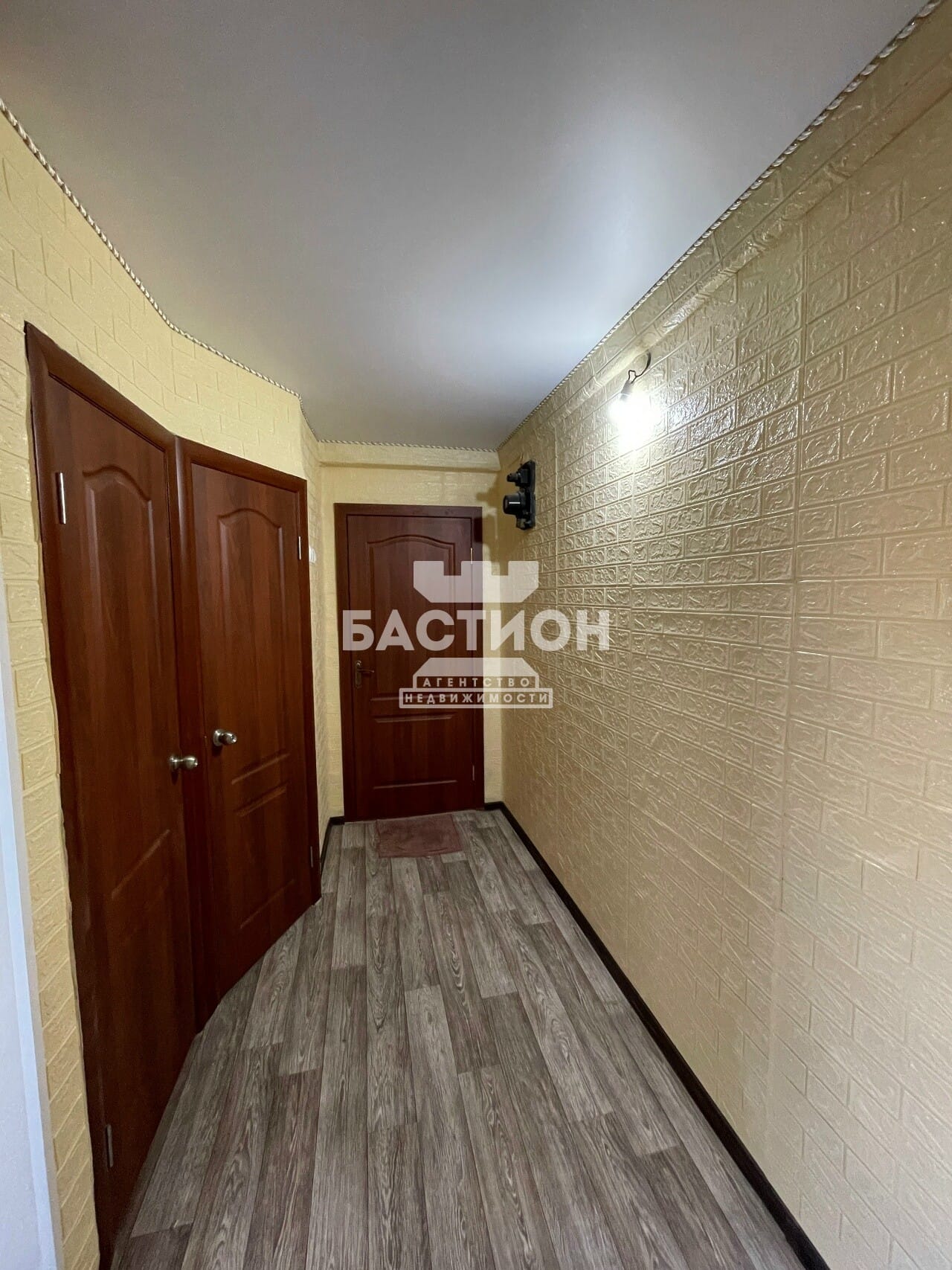Продаётся трёхкомнатная квартира, 54,1 м²