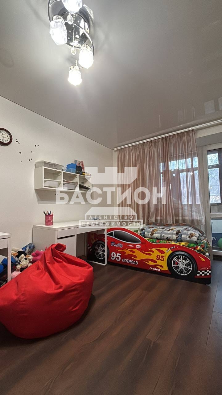 Продаётся двухкомнатная квартира, 57 м²