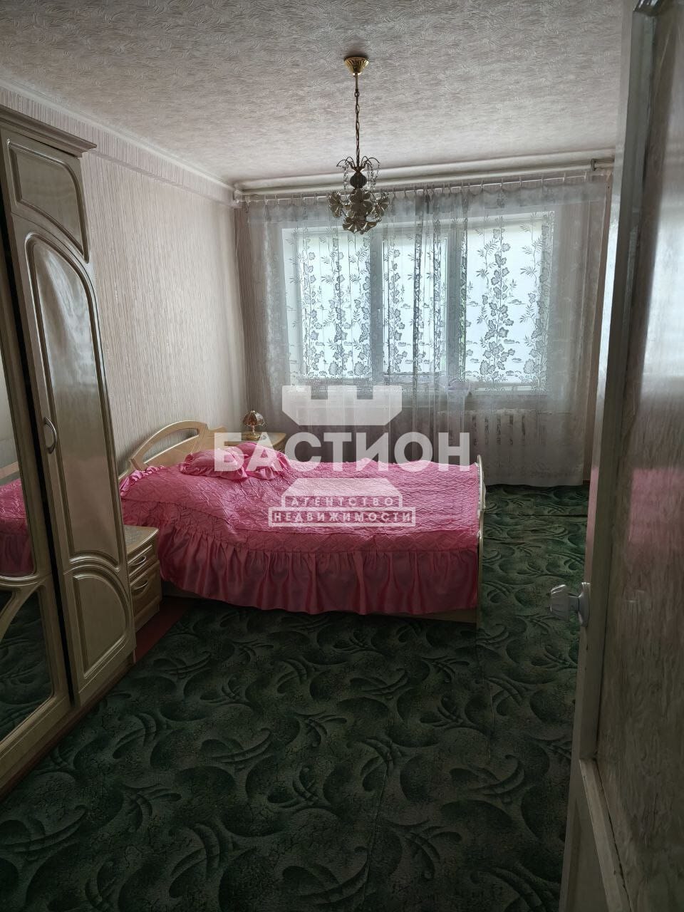Продаётся трёхкомнатная квартира, 59,8 м²