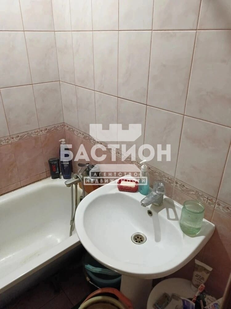 Продаётся трёхкомнатная квартира, 70,7 м²
