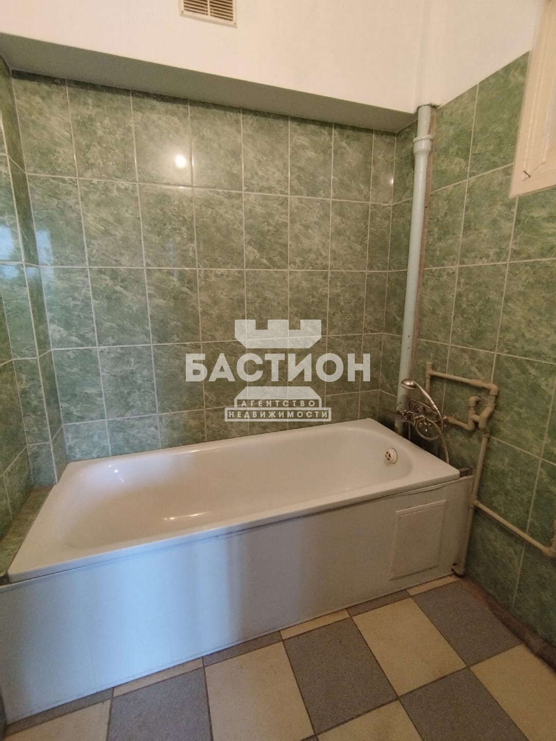Продаётся трёхкомнатная квартира, 80 м²
