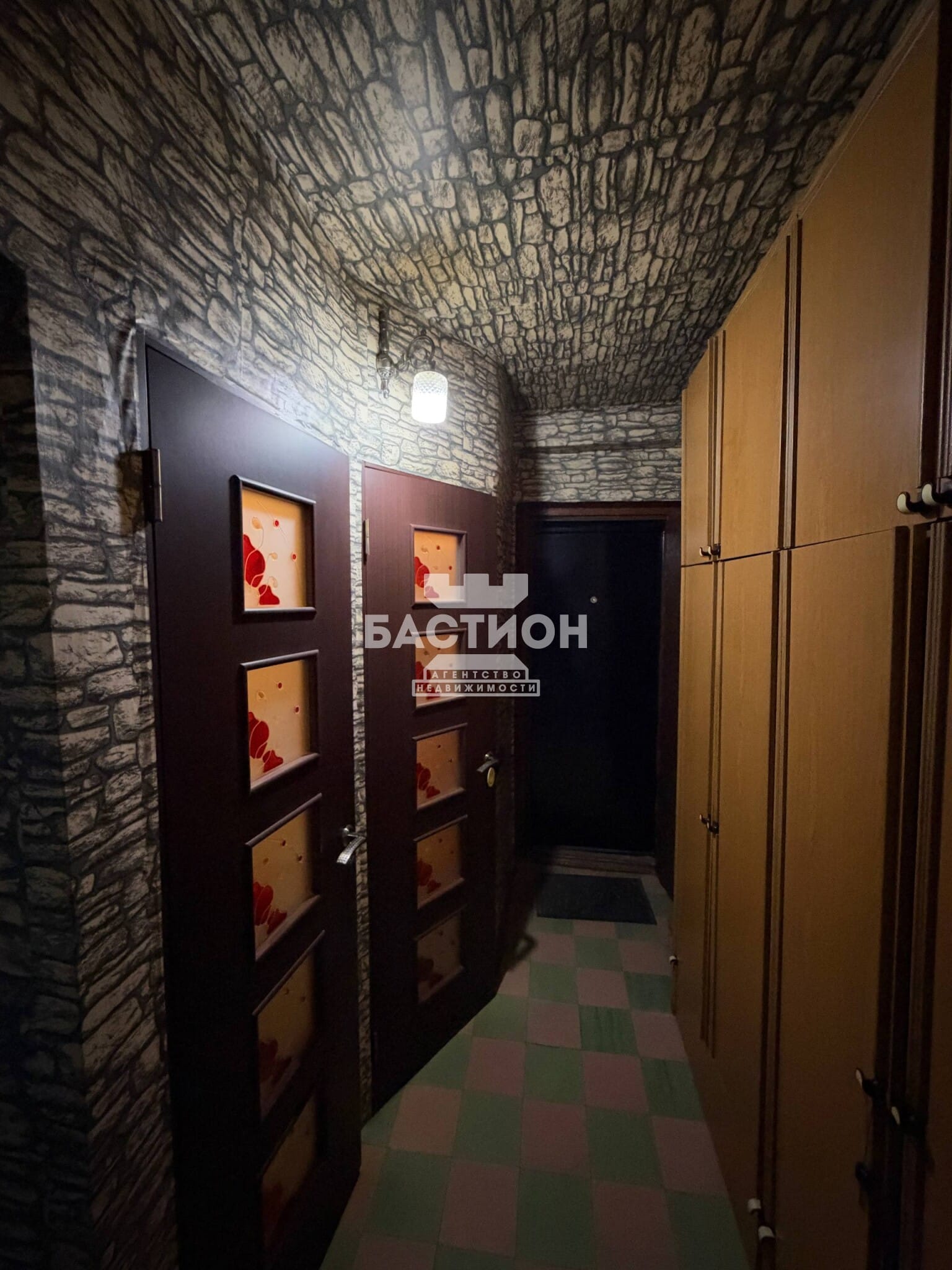 Продаётся двухкомнатная квартира, 42 м²
