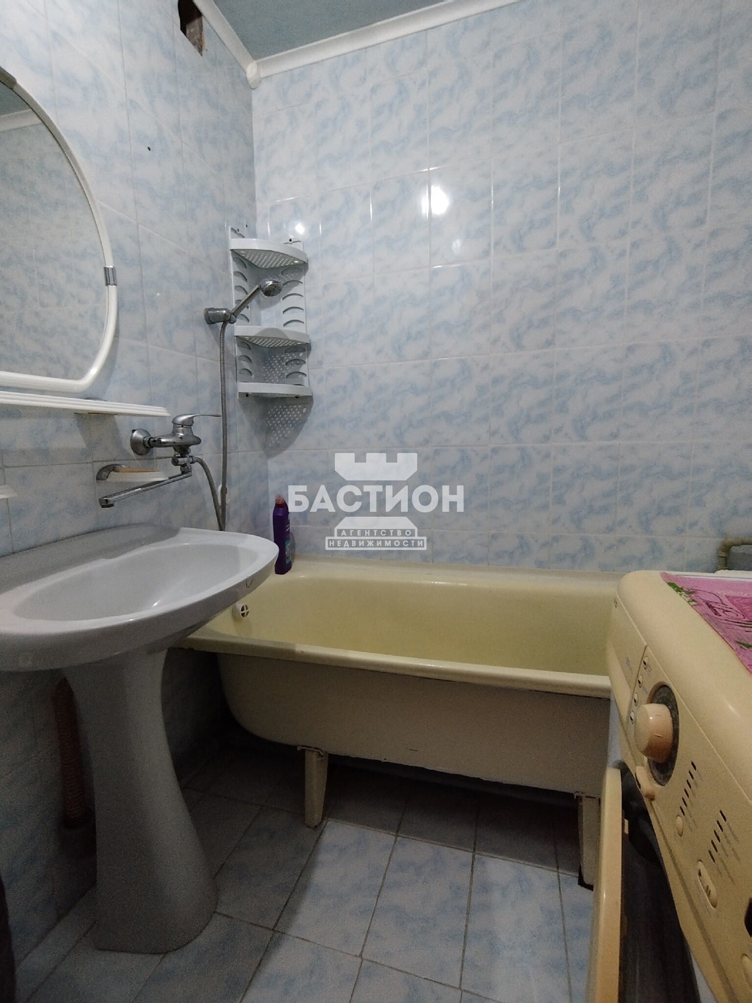 Продаётся трёхкомнатная квартира, 65 м²