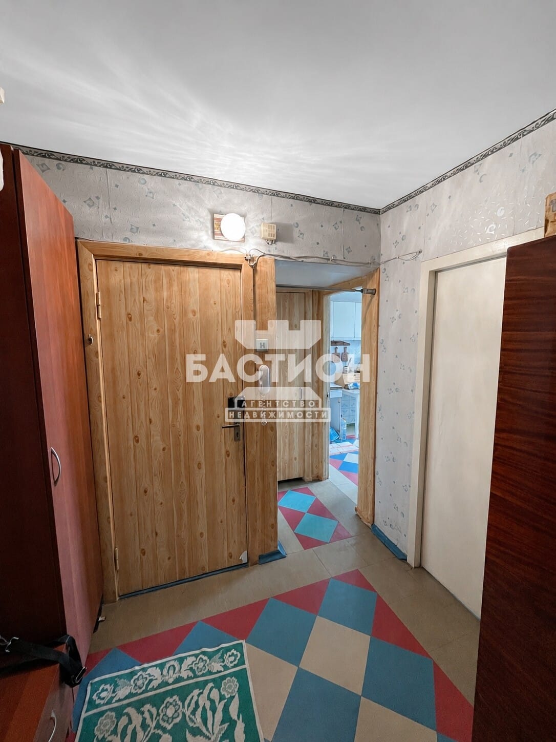 Продаётся трёхкомнатная квартира, 60,2 м²