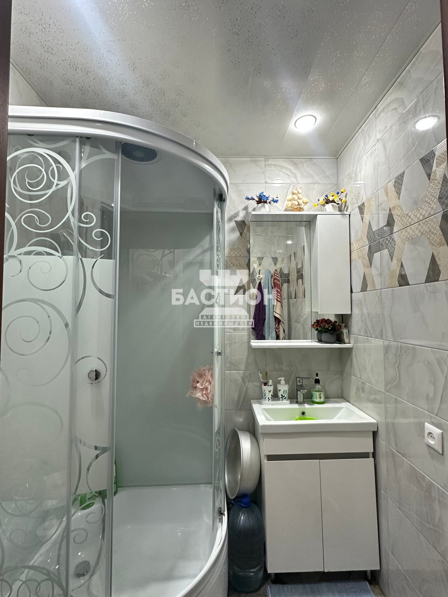 Продаётся трёхкомнатная квартира, 62,4 м²