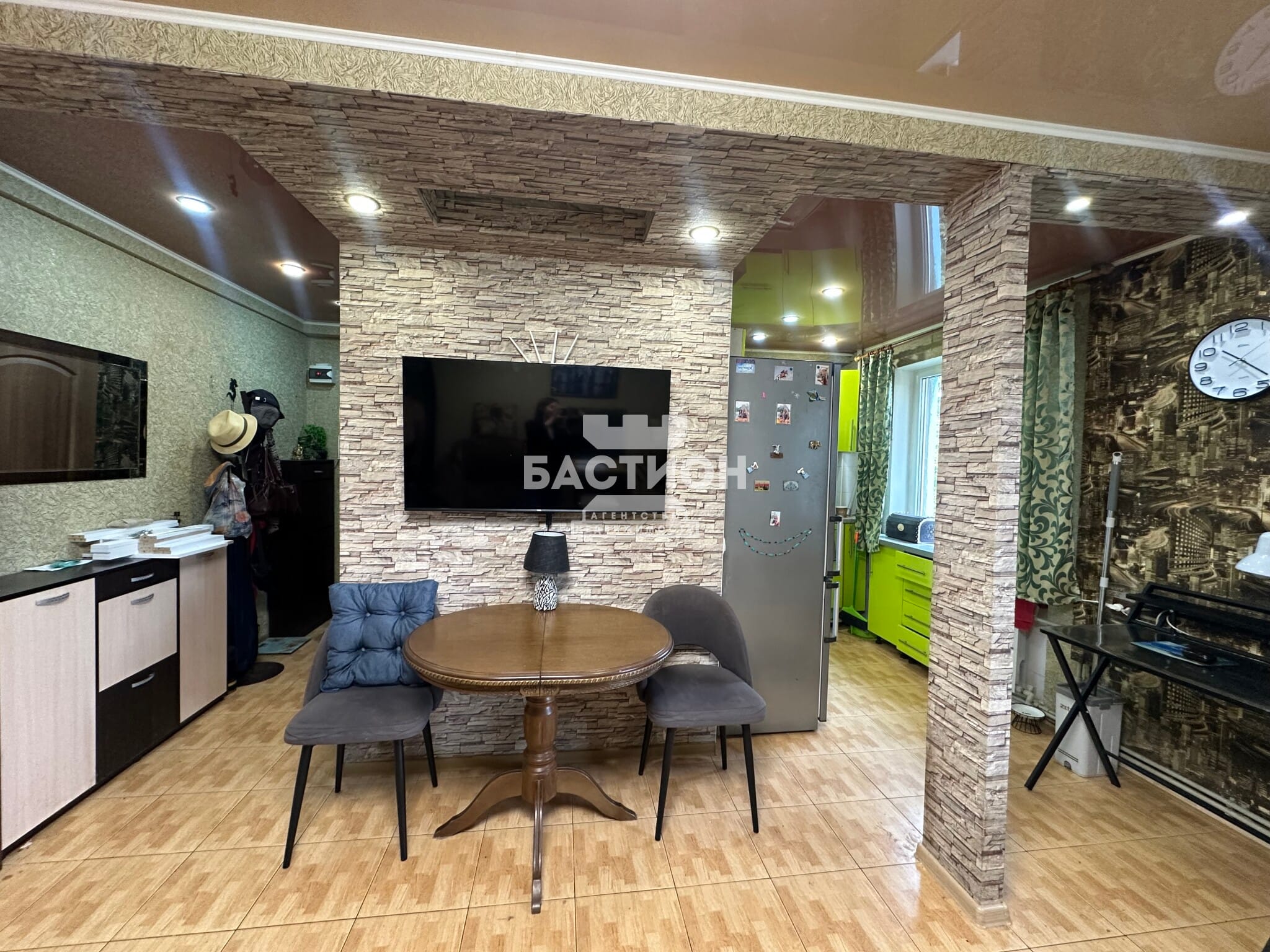 Продаётся четырёхкомнатная квартира, 66,6 м²