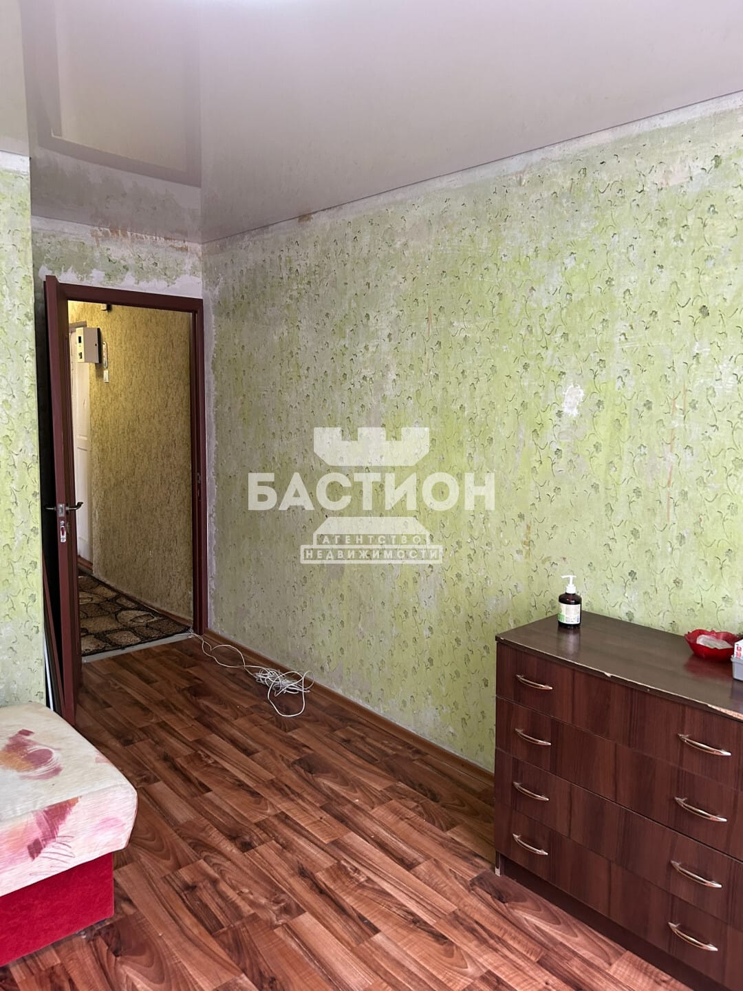 Продаётся трёхкомнатная квартира, 54 м²