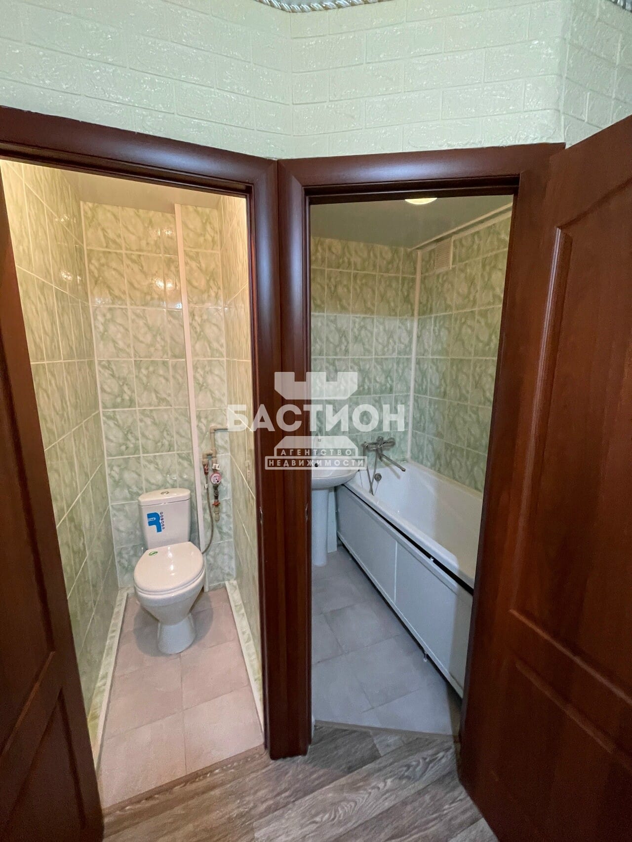 Продаётся трёхкомнатная квартира, 54,1 м²