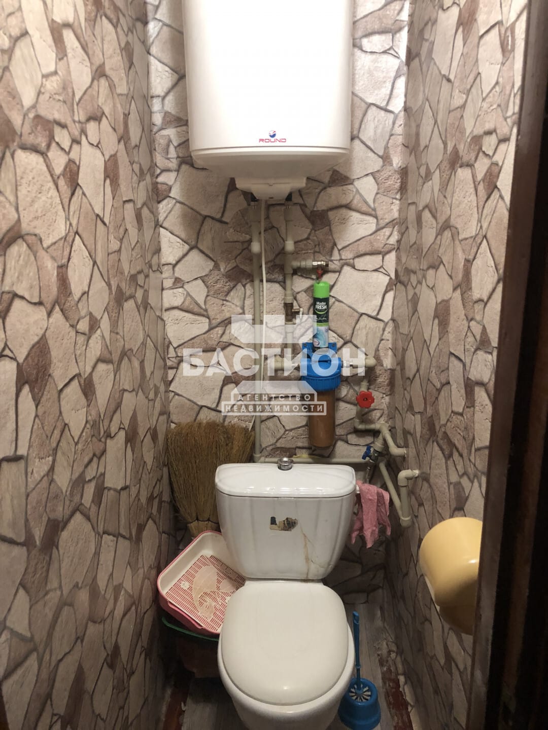 Продаётся трёхкомнатная квартира, 64 м²