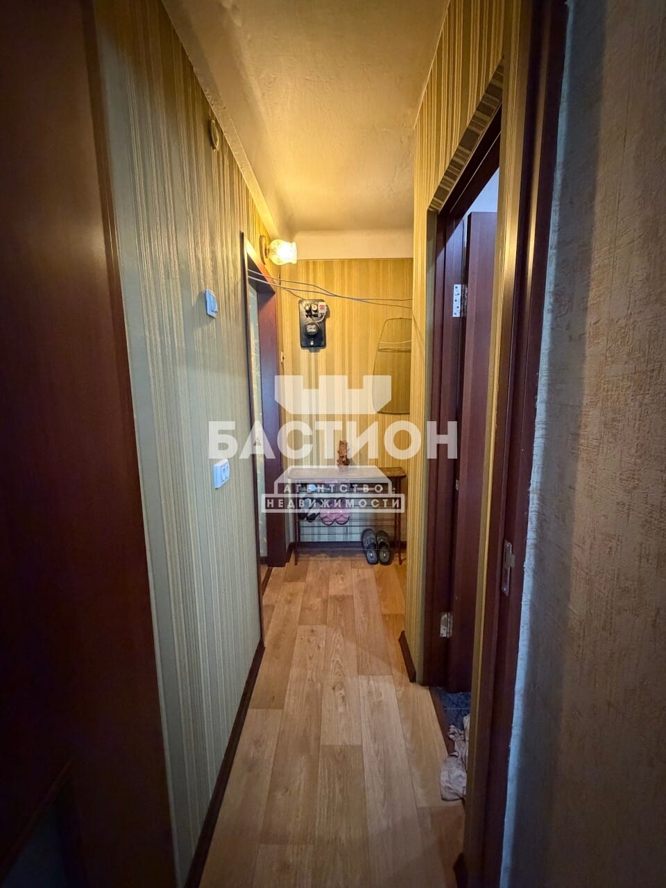 Продаётся трёхкомнатная квартира, 42 м²