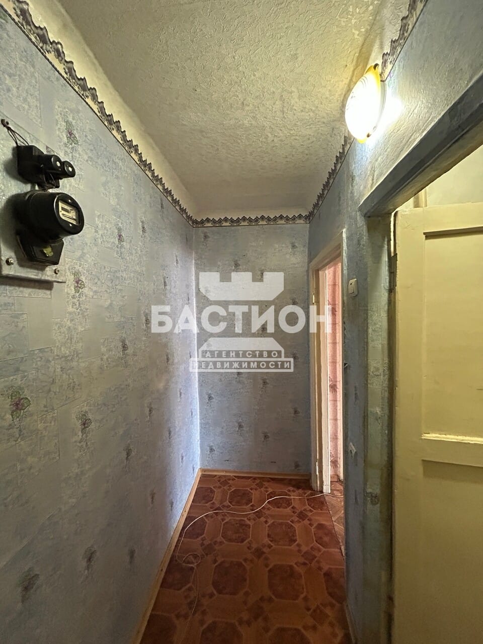 Продаётся трёхкомнатная квартира, 52,9 м²