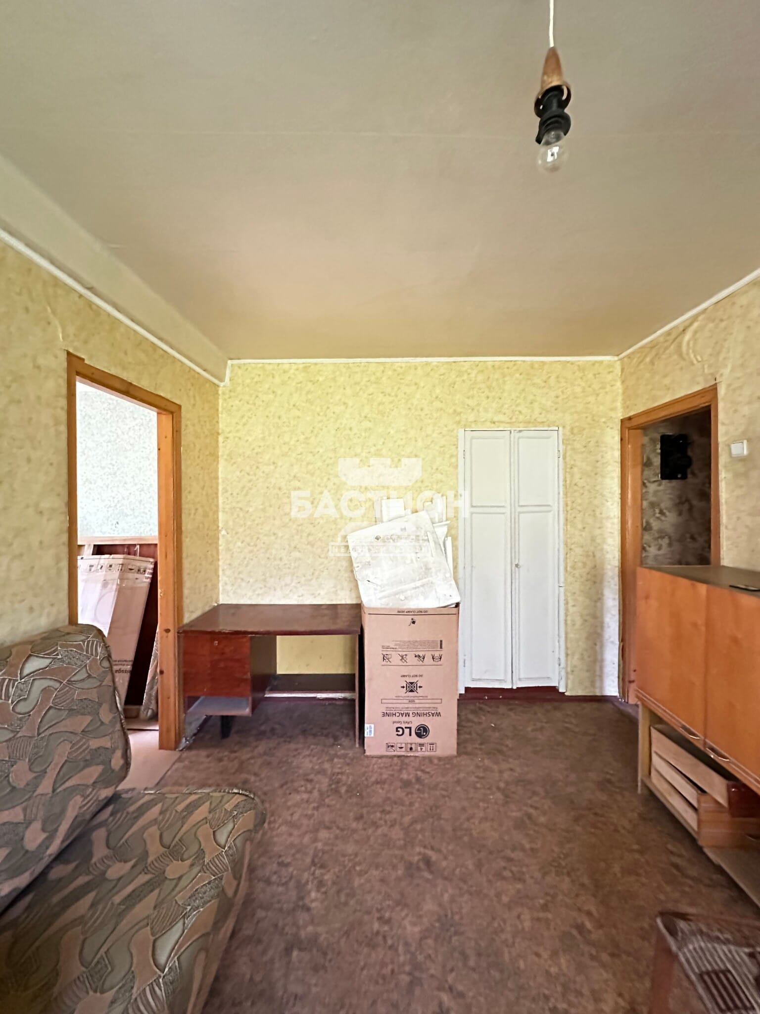 Продаётся трёхкомнатная квартира, 43,3 м²
