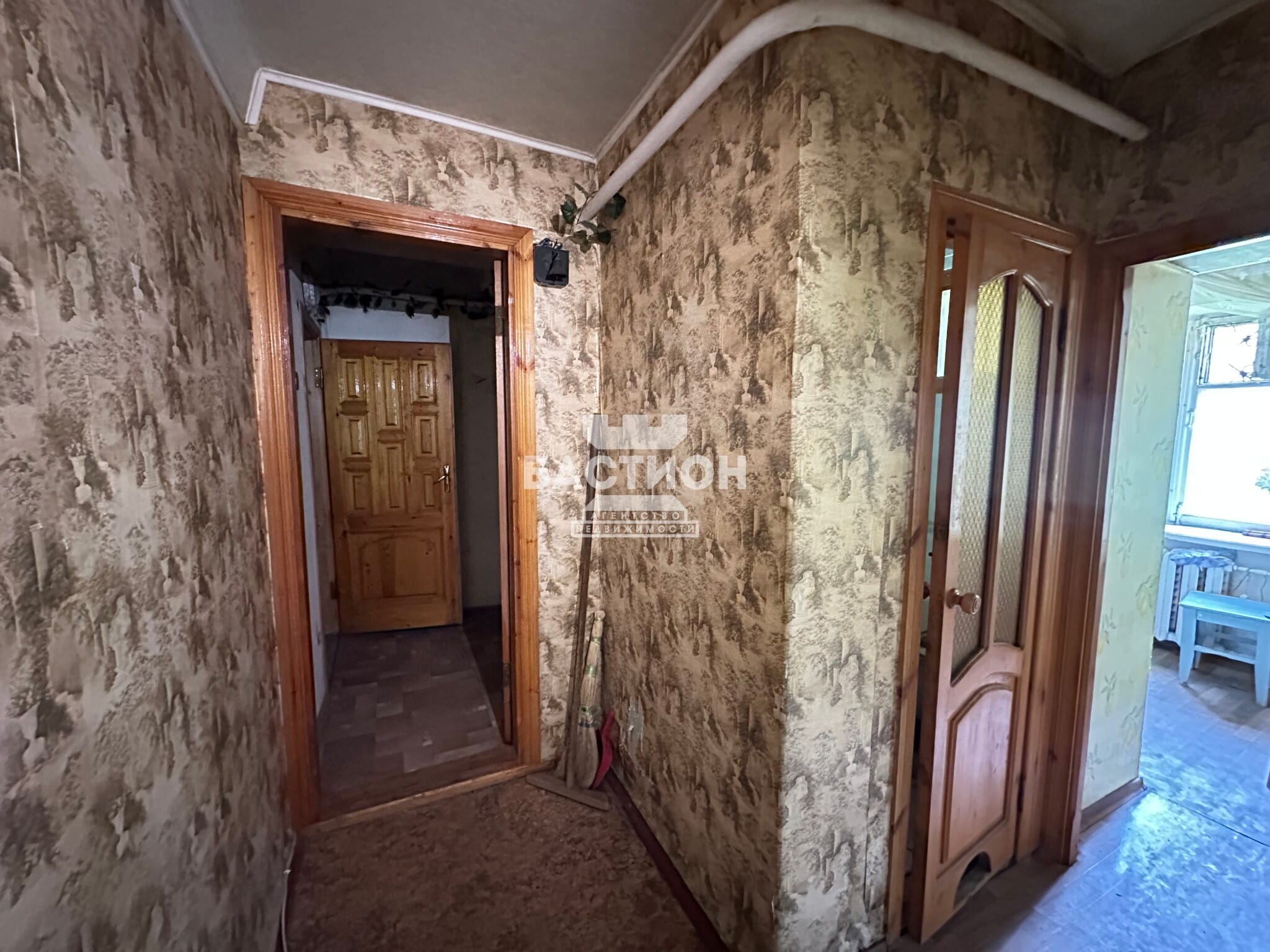 Продаётся трёхкомнатная квартира, 43,3 м²