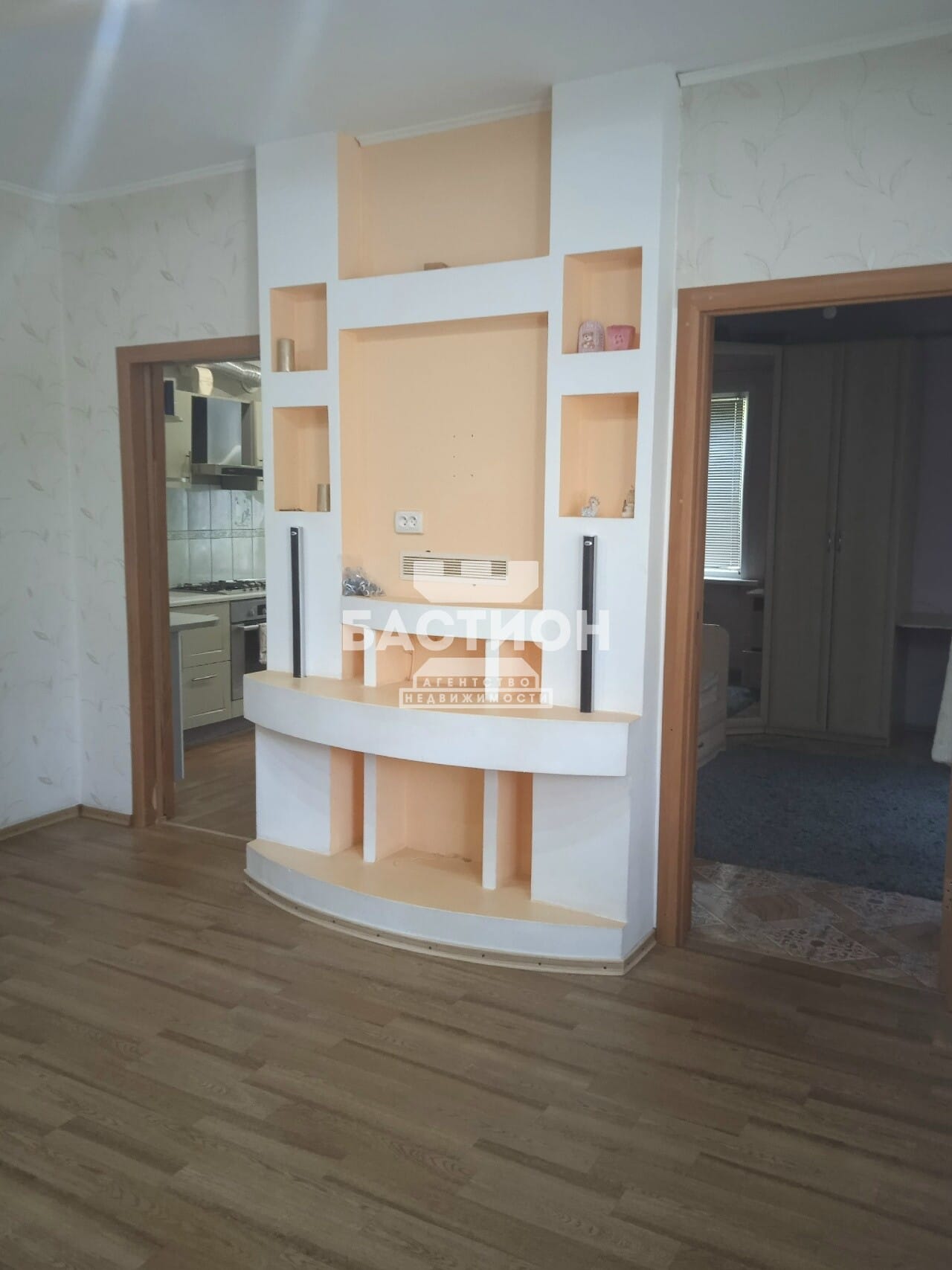 Продаётся трёхкомнатная квартира, 59 м²