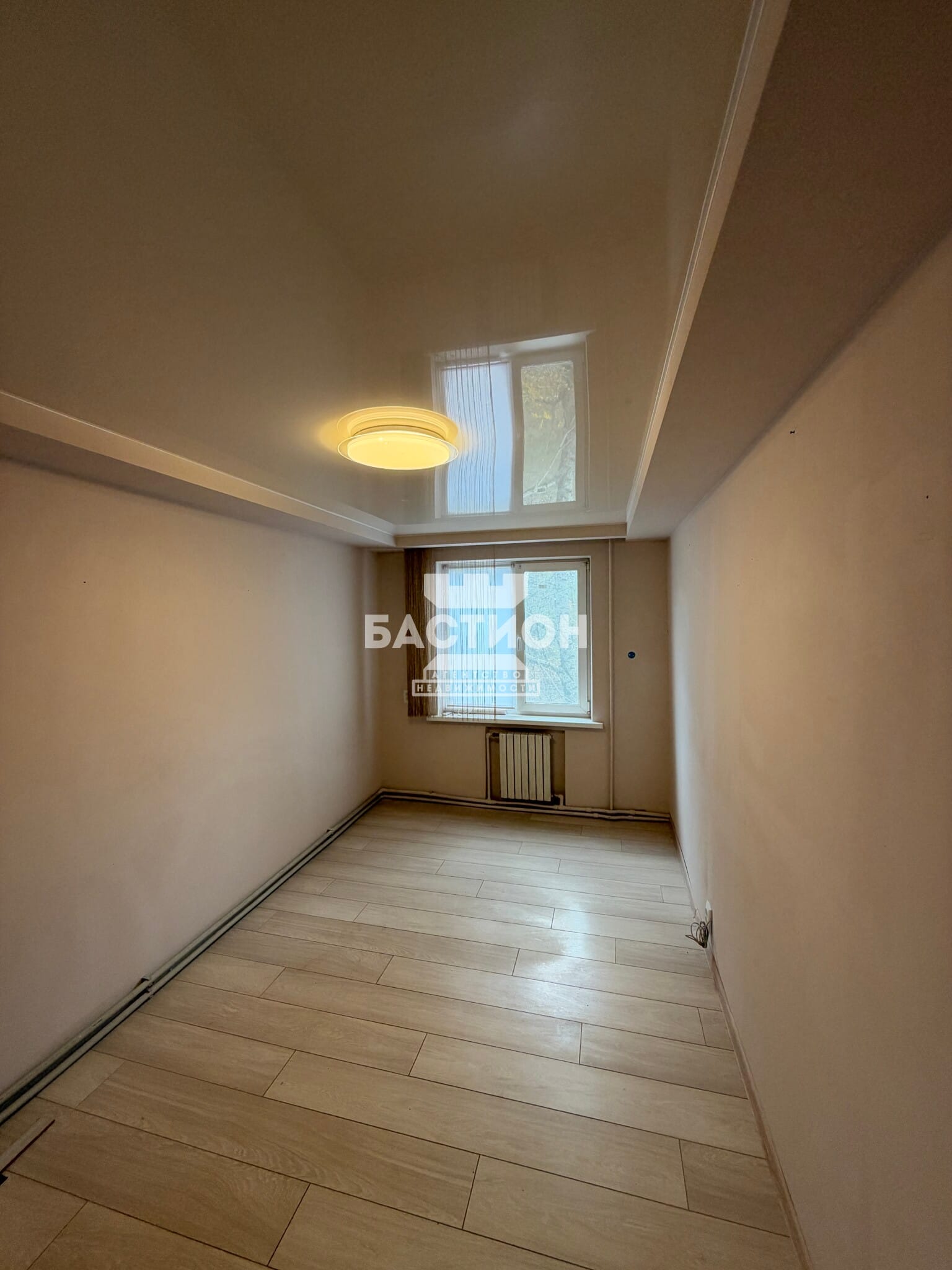 Продаётся трёхкомнатная квартира, 56 м²