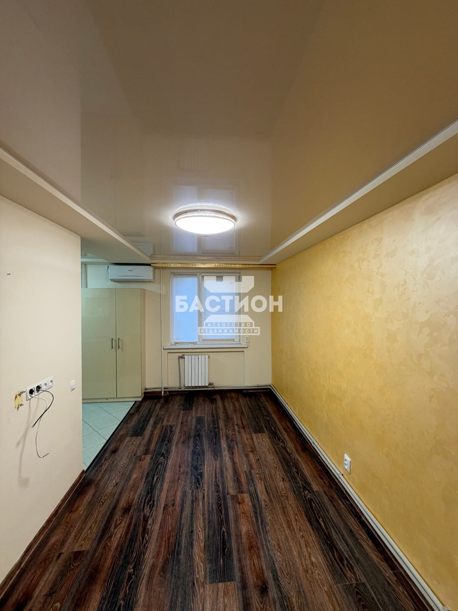 Продаётся трёхкомнатная квартира, 56 м²