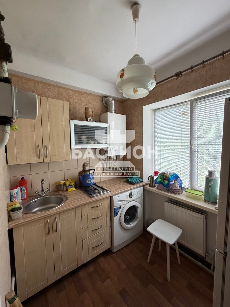 Продаётся трёхкомнатная квартира, 42 м²