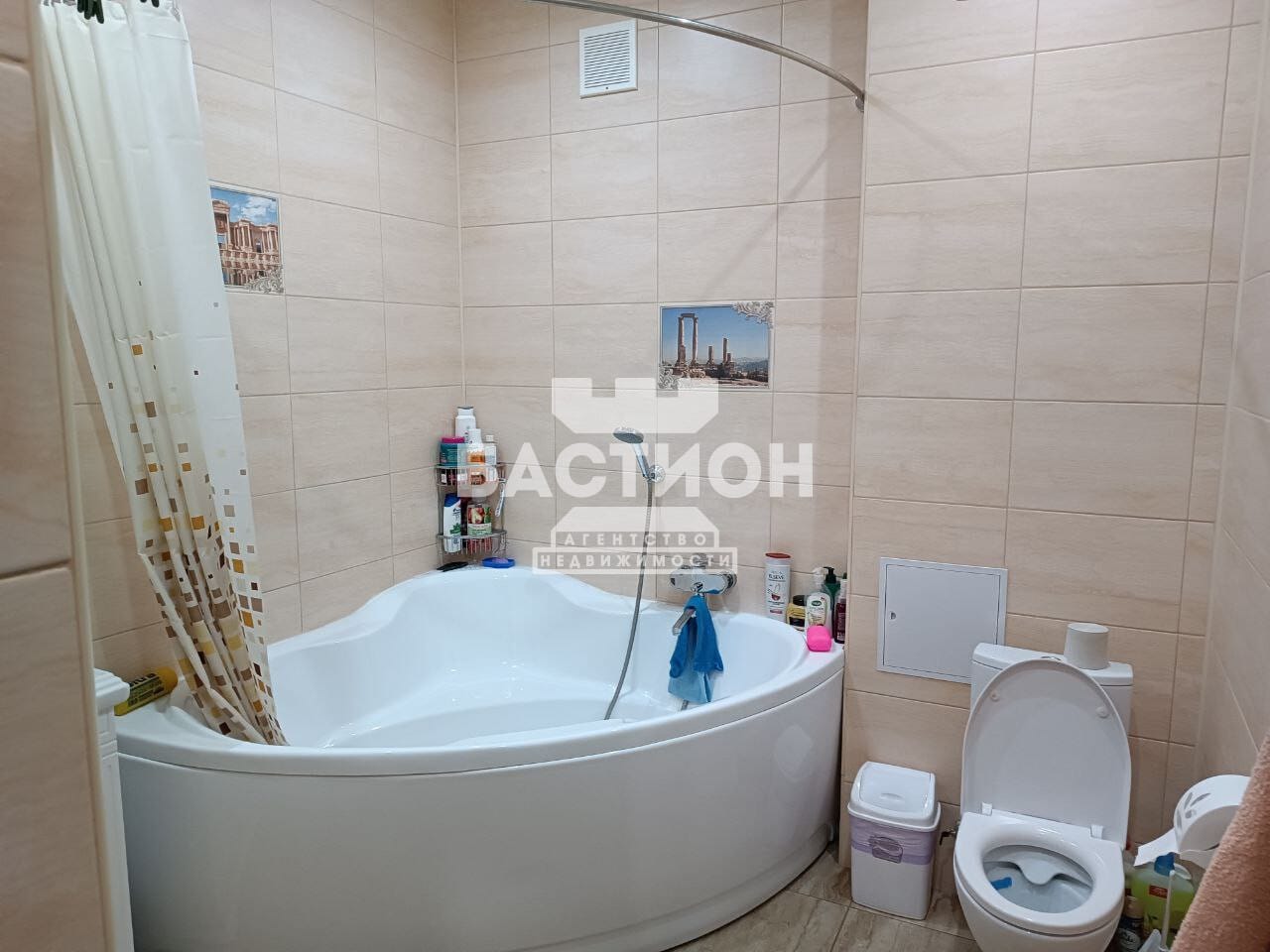 Продаётся трёхкомнатная квартира, 65 м²