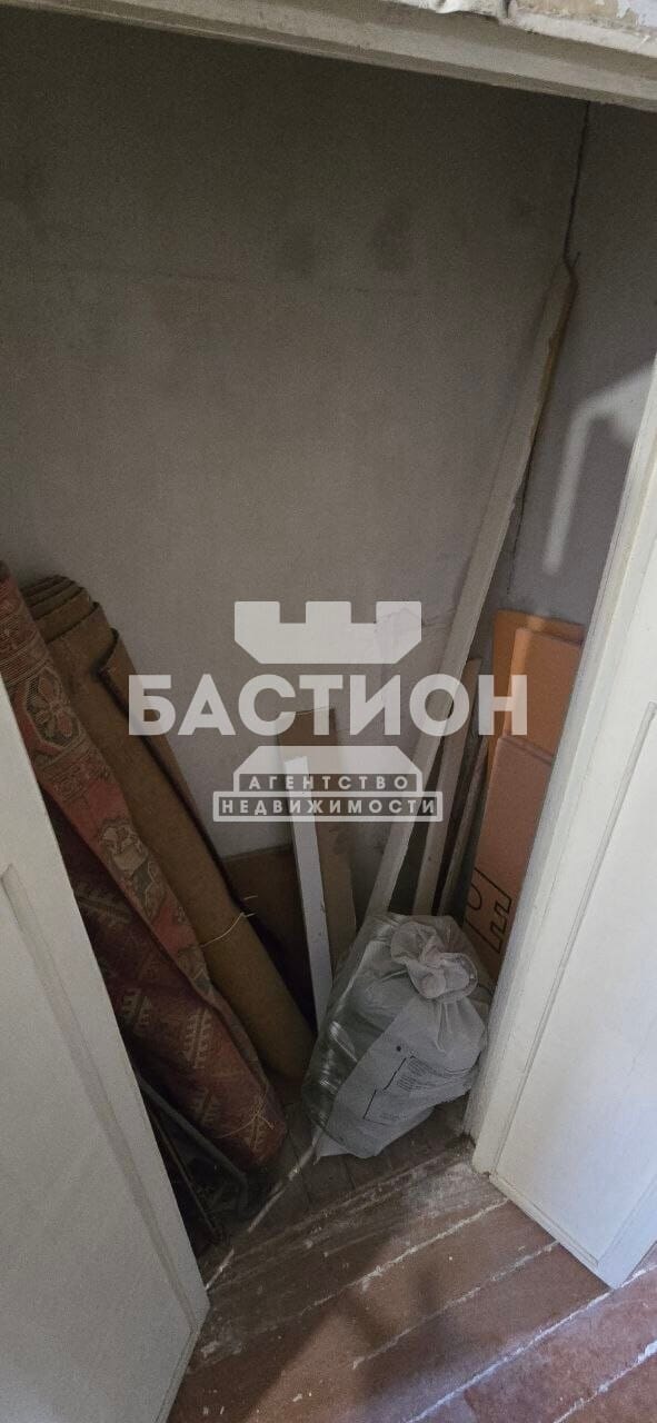 Продаётся трёхкомнатная квартира, 48,5 м²