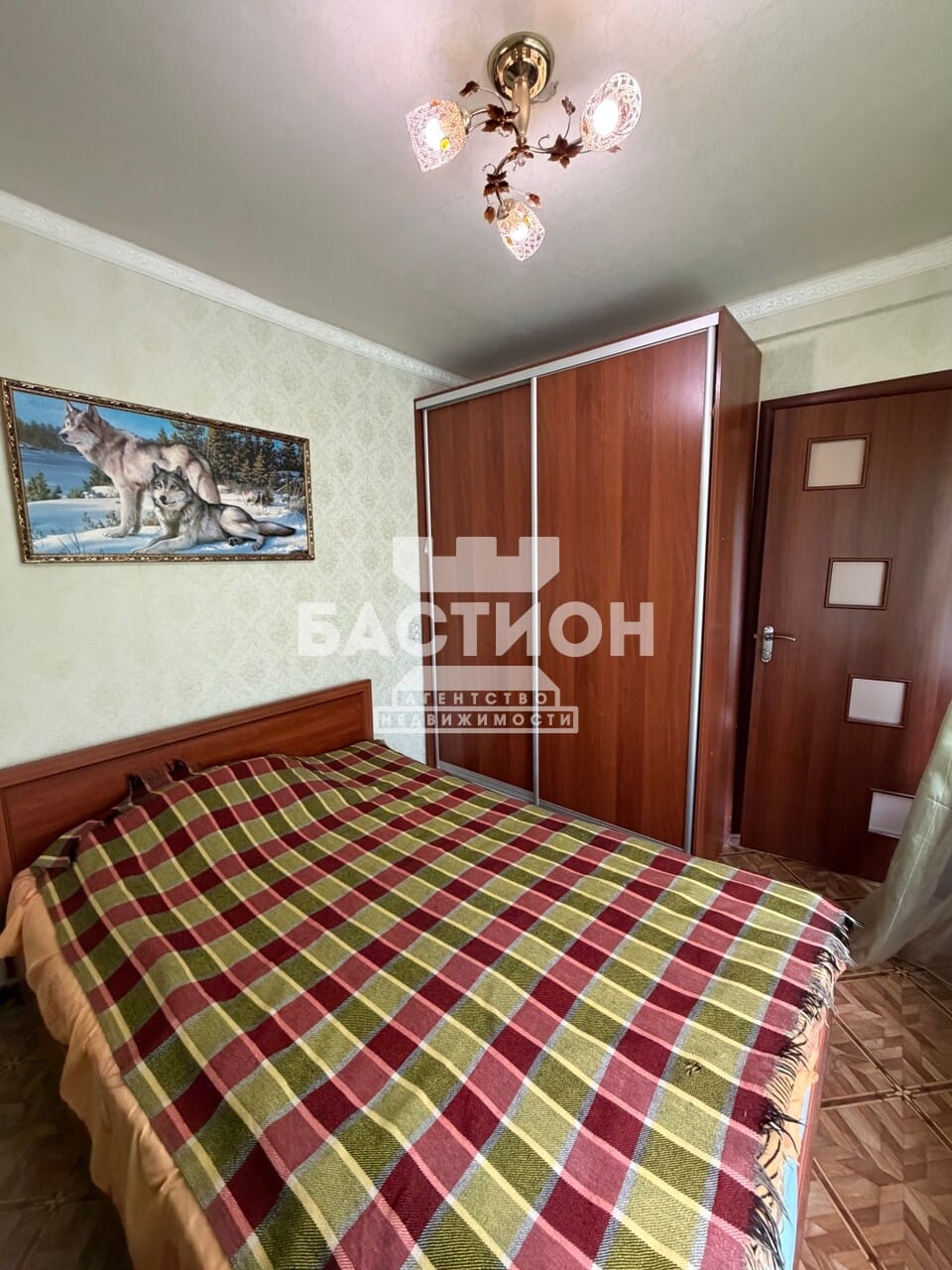 Продаётся трёхкомнатная квартира, 42 м²