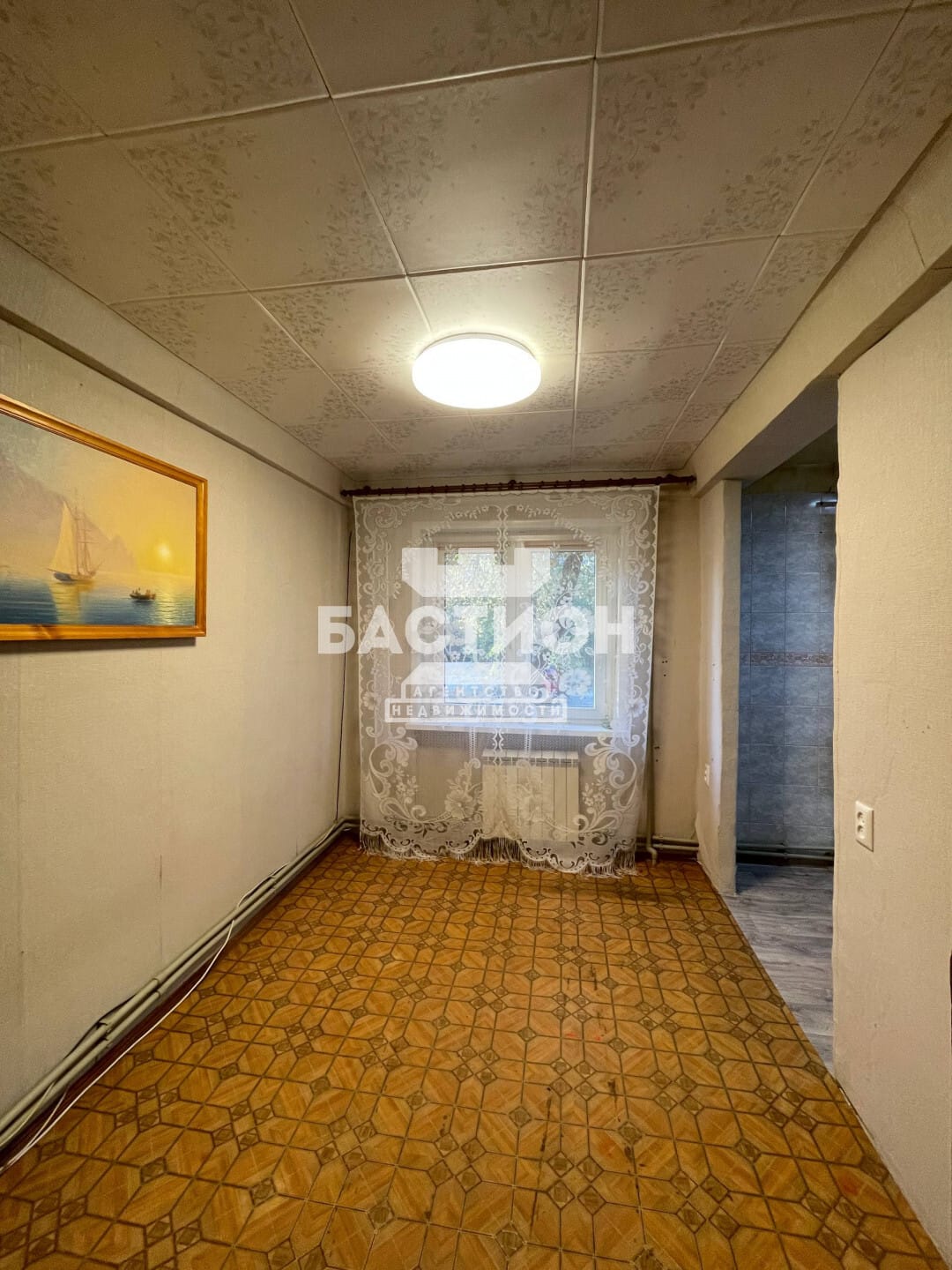 Продаётся трёхкомнатная квартира, 53,3 м²