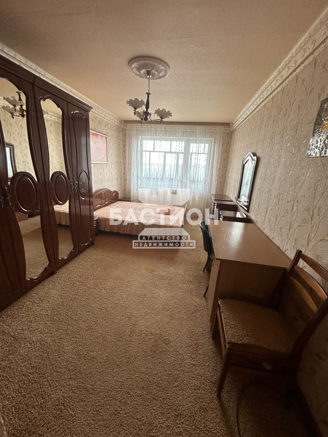 Продаётся трёхкомнатная квартира, 70 м²