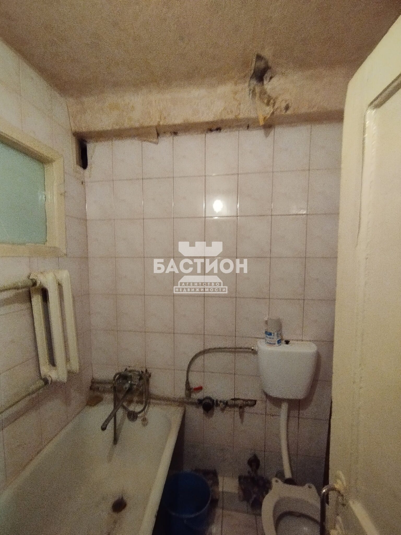 Продаётся трёхкомнатная квартира, 43 м²