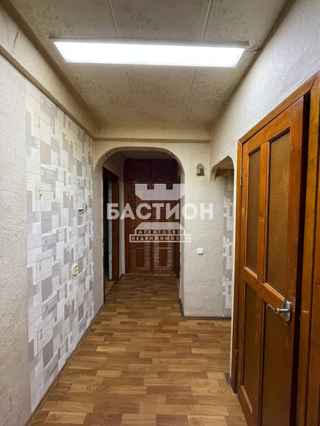 Продаётся трёхкомнатная квартира, 53,3 м²