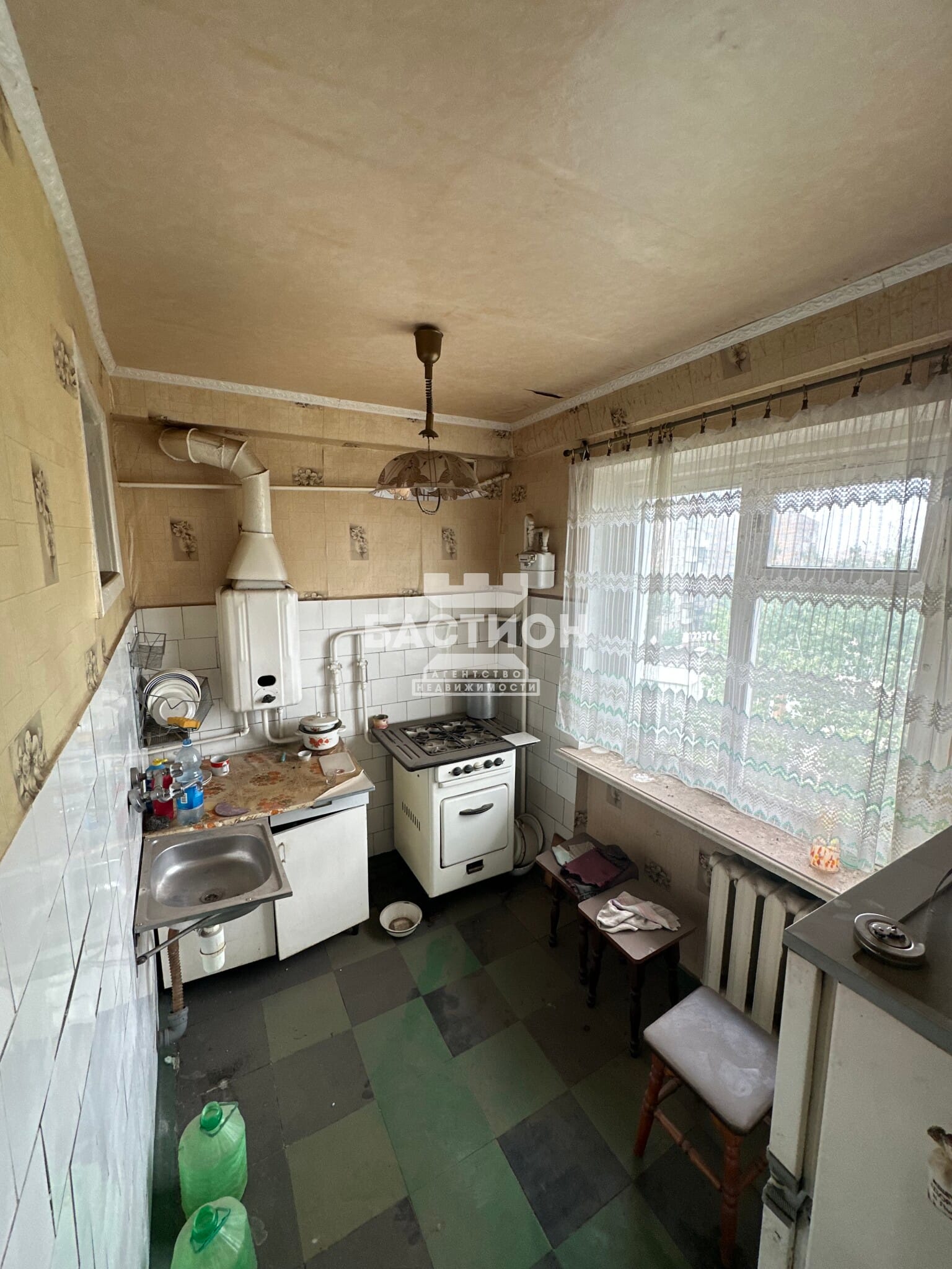 Продаётся трёхкомнатная квартира, 56,4 м²