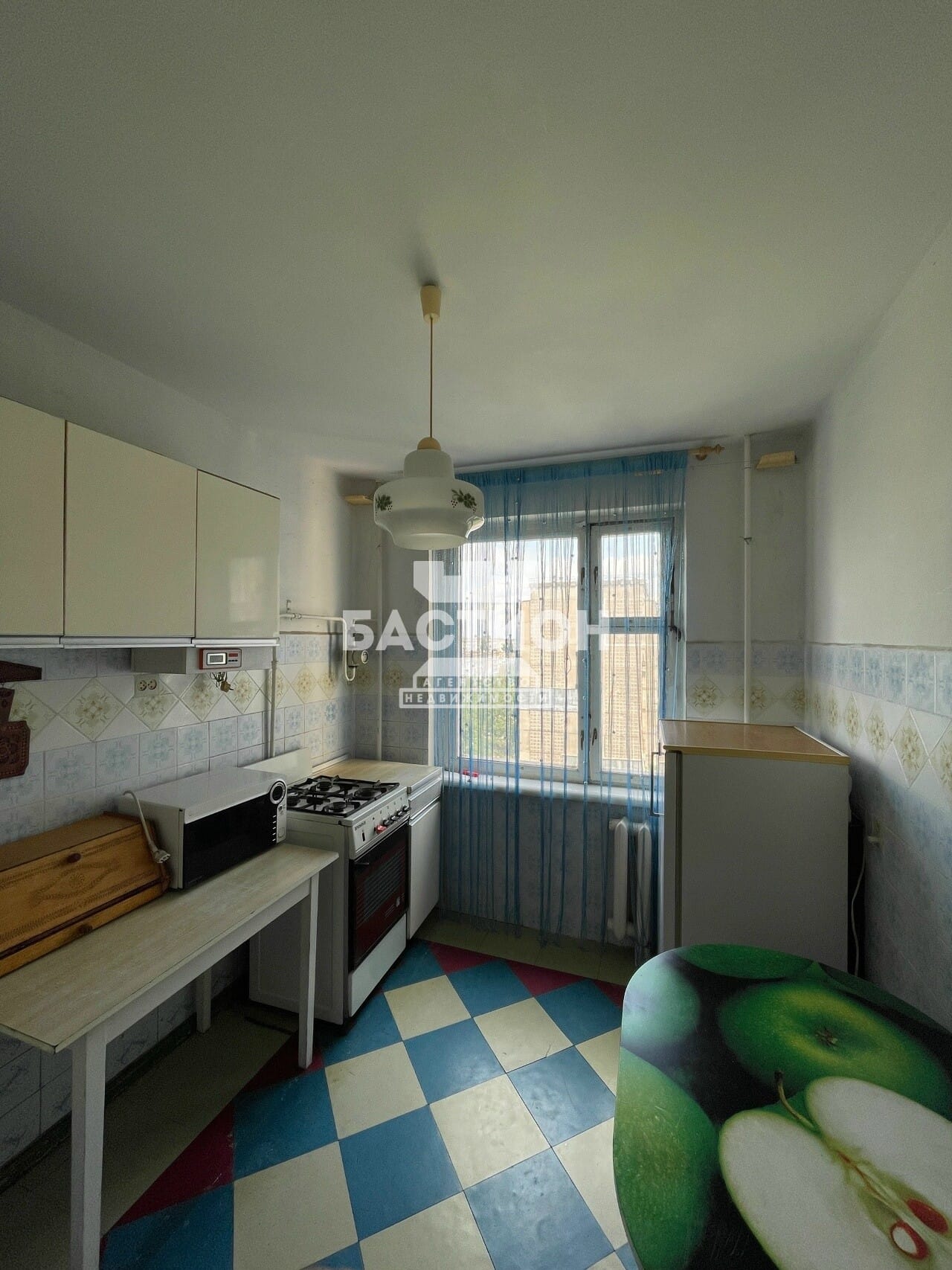 Продаётся трёхкомнатная квартира, 60,2 м²