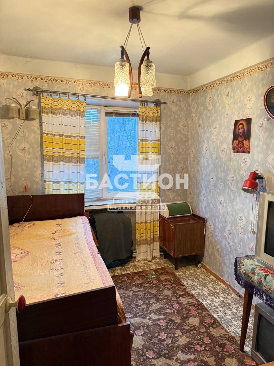 Продаётся трёхкомнатная квартира, 56 м²