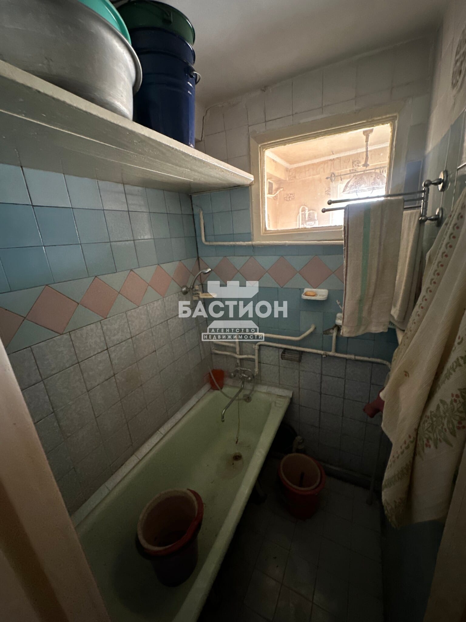 Продаётся трёхкомнатная квартира, 56,4 м²