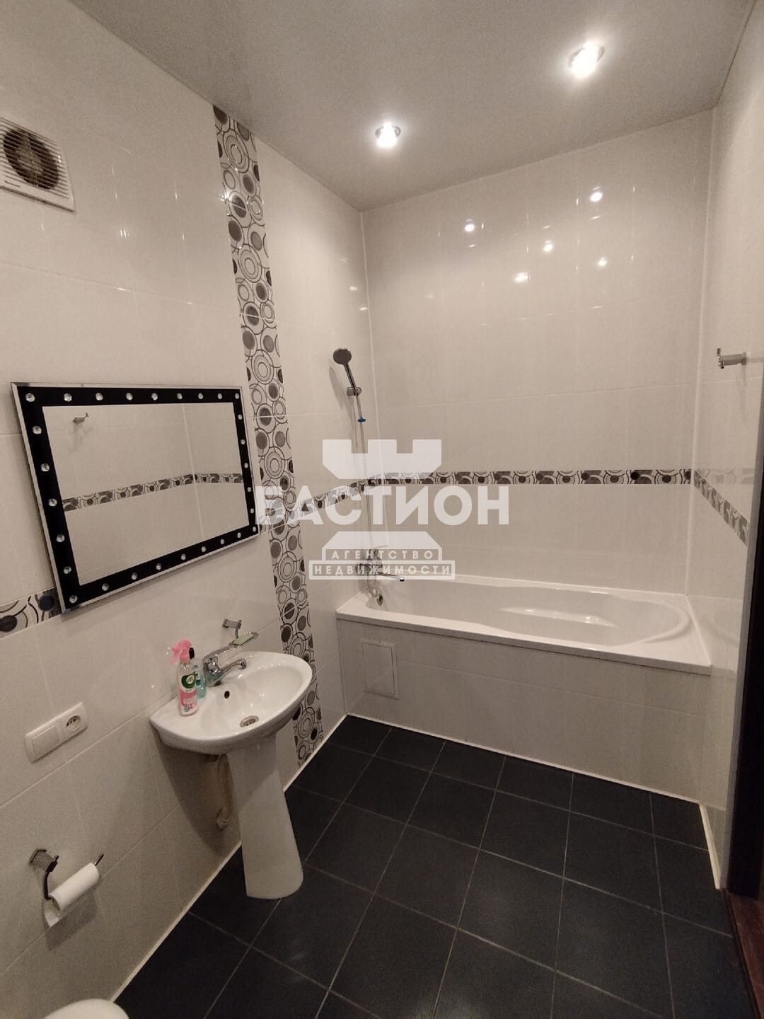 Продаётся однокомнатная квартира, 37 м²