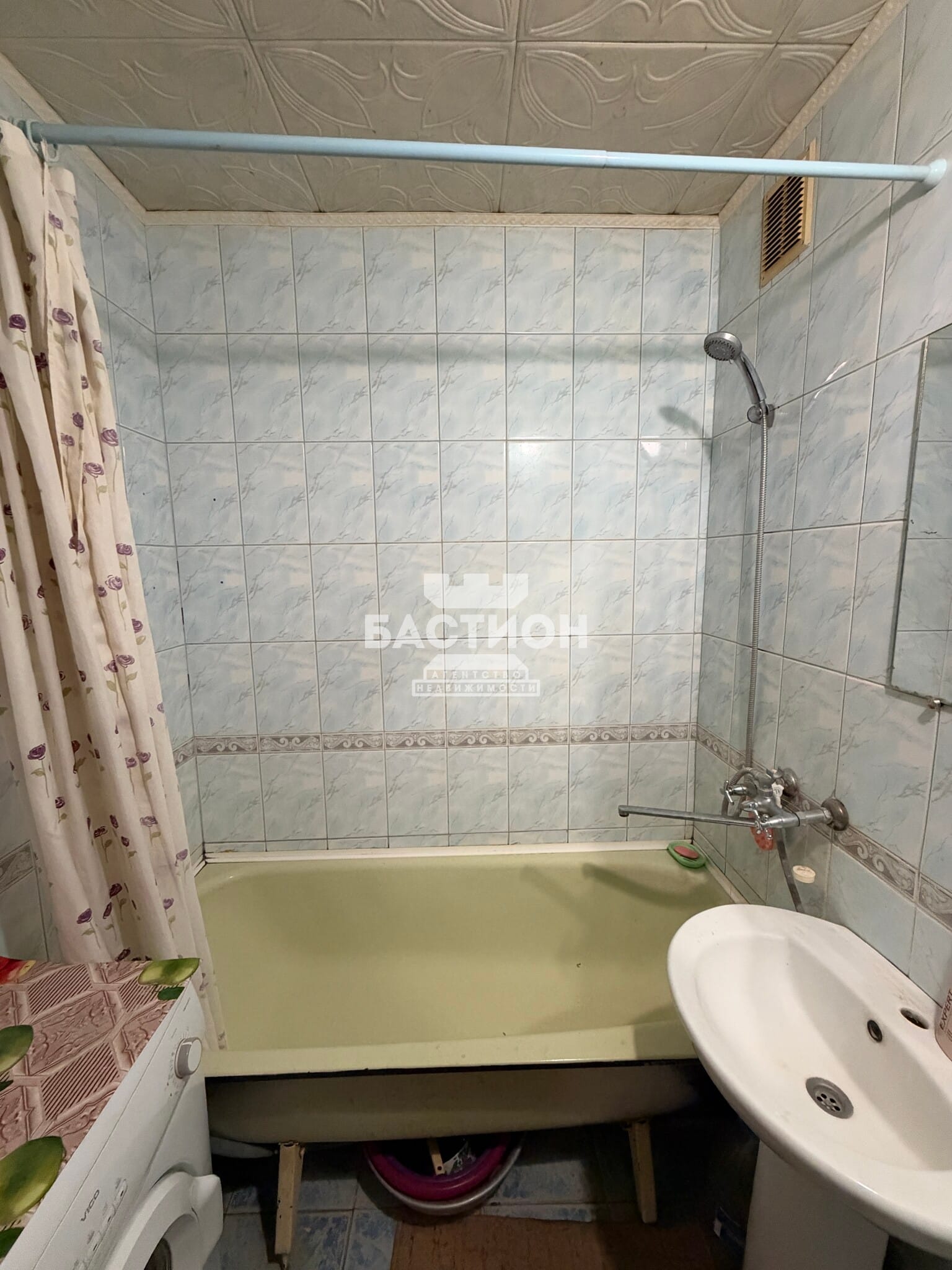 Продаётся трёхкомнатная квартира, 62 м²