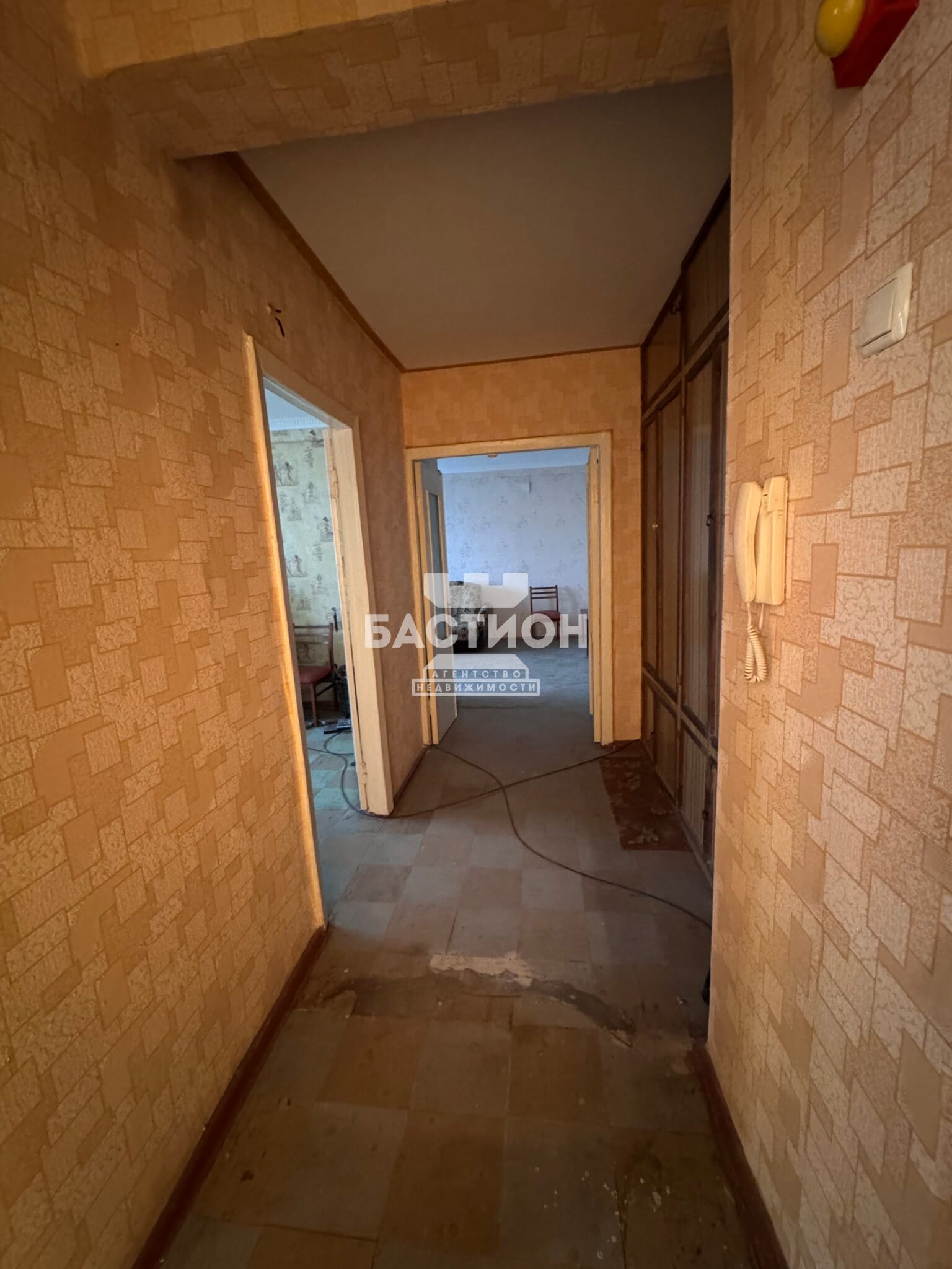 Продаётся трёхкомнатная квартира, 67 м²