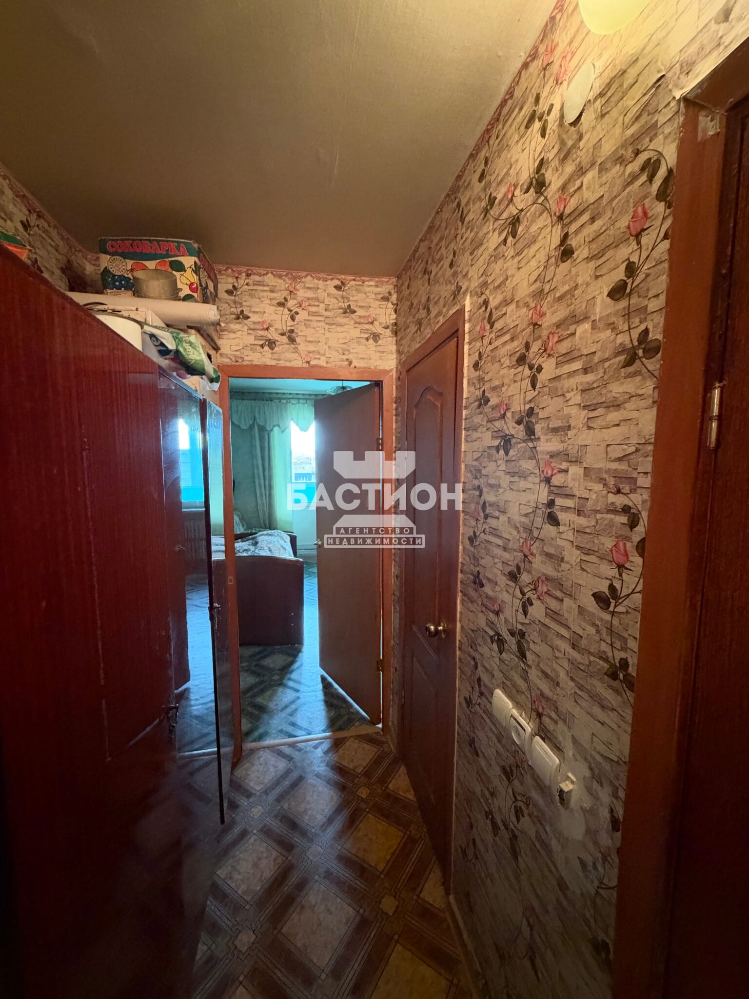 Продаётся трёхкомнатная квартира, 62 м²