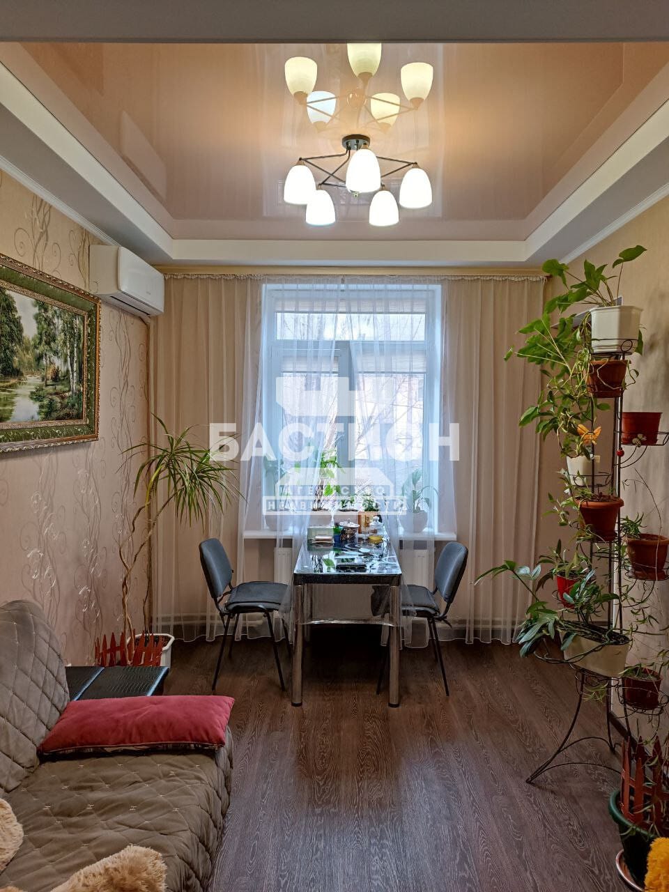 Продаётся трёхкомнатная квартира, 65 м²