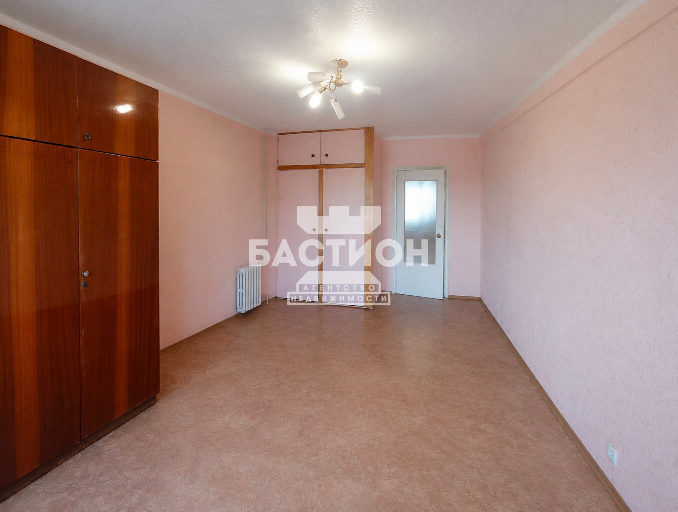 Продаётся трёхкомнатная квартира, 67,8 м²