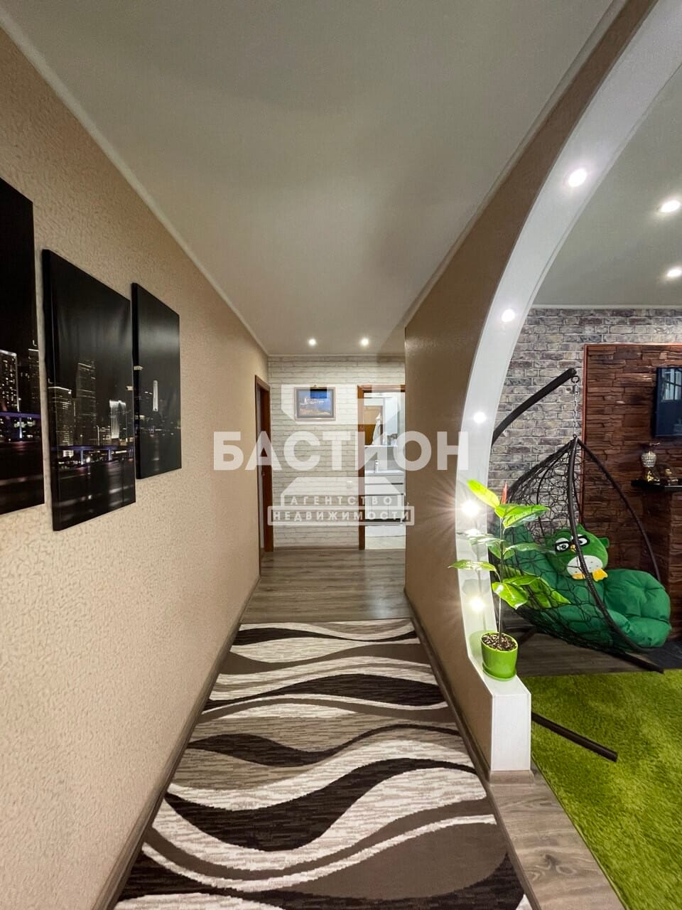 Продаётся трёхкомнатная квартира, 62,6 м²
