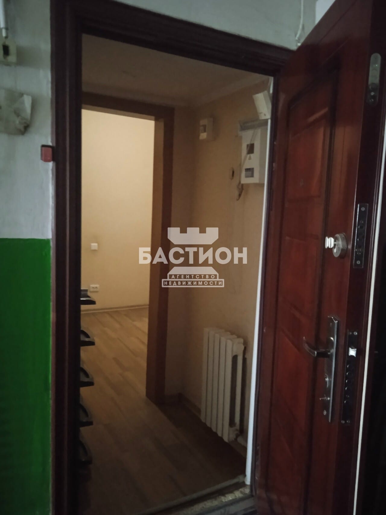 Продаётся трёхкомнатная квартира, 59 м²