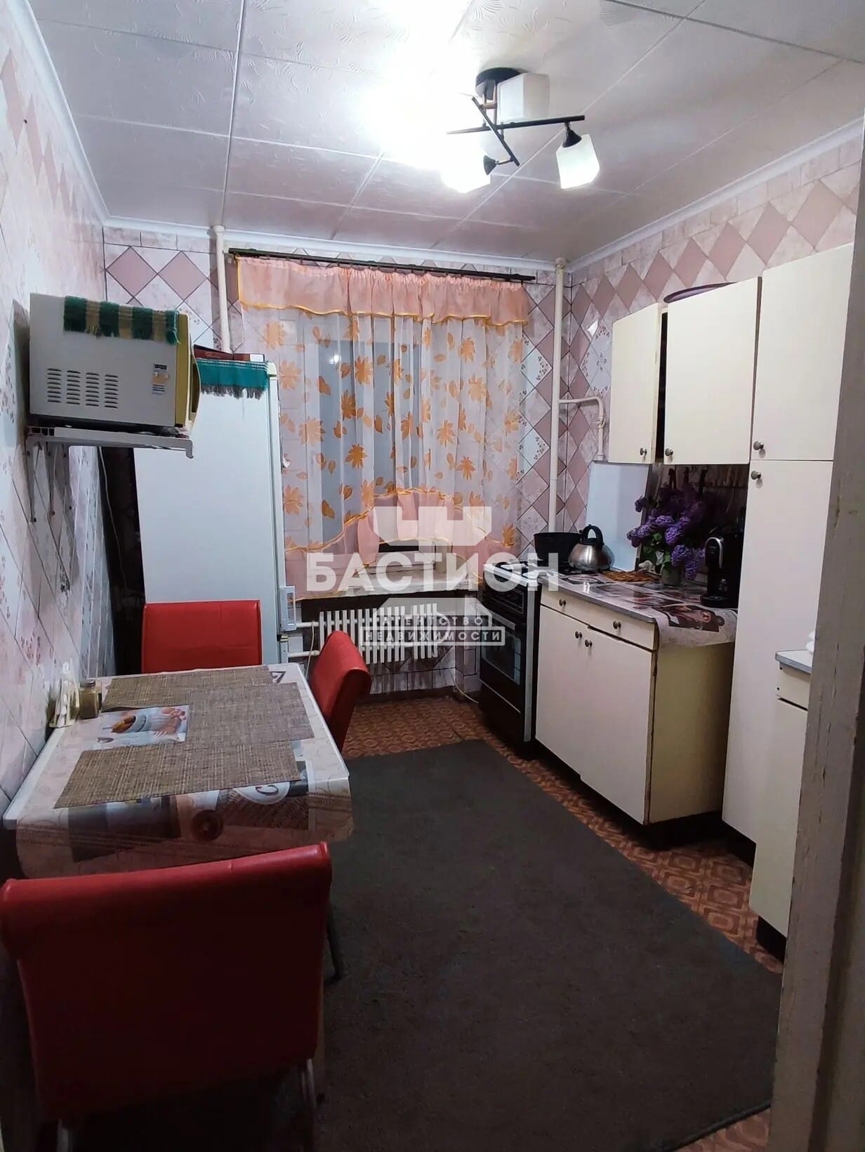 Продаётся трёхкомнатная квартира, 66,9 м²