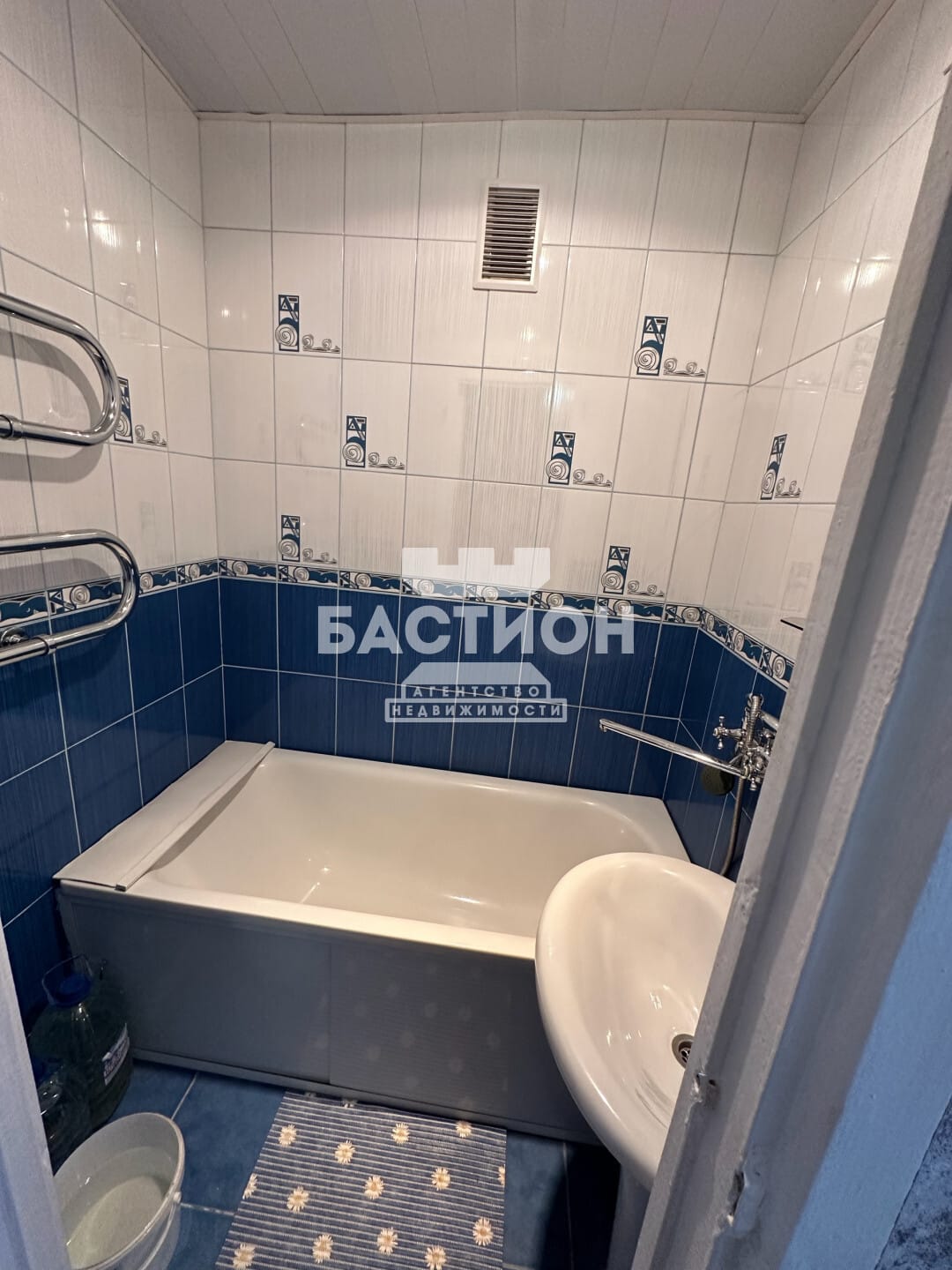 Продаётся трёхкомнатная квартира, 70 м²