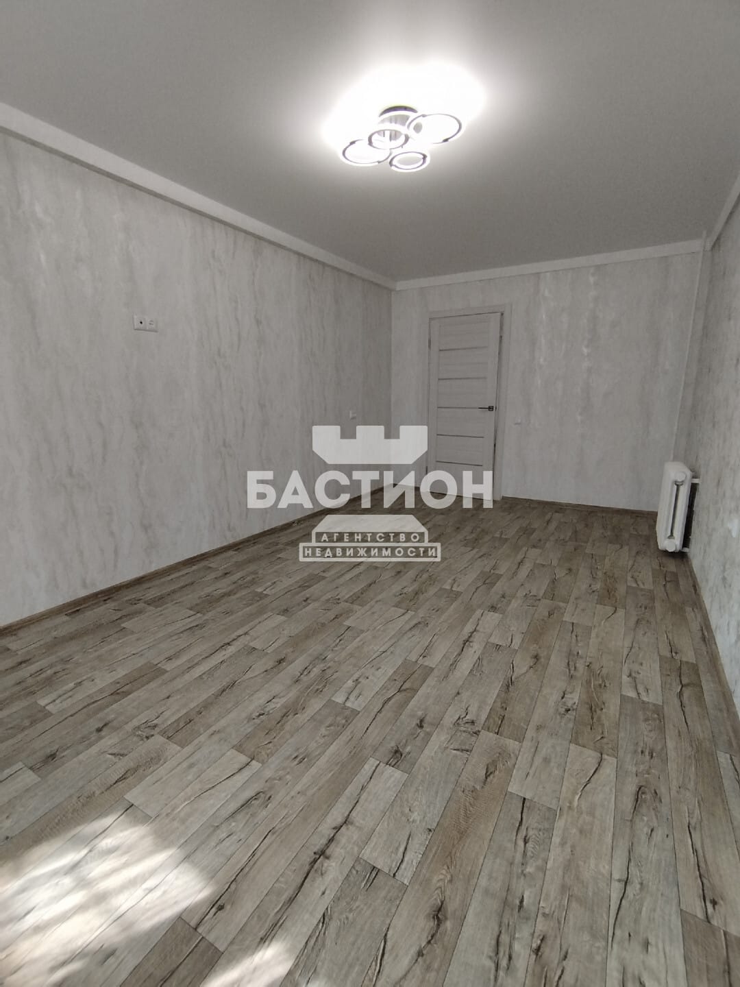 Продаётся трёхкомнатная квартира, 65 м²