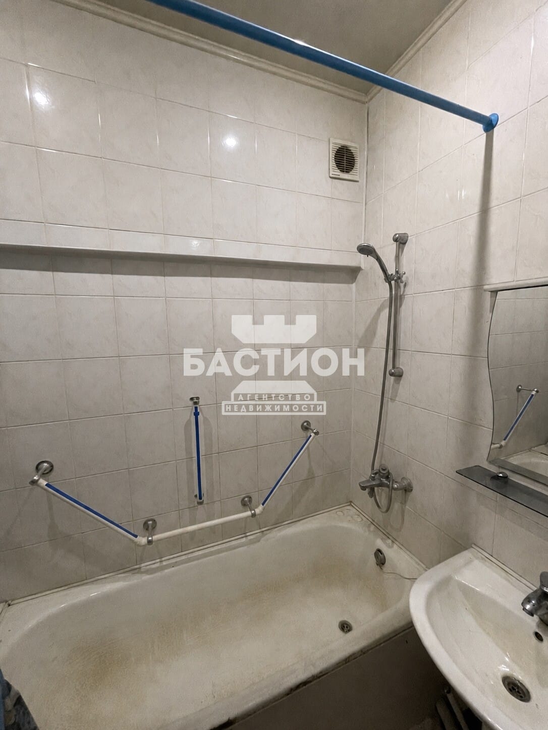 Продаётся двухкомнатная квартира, 52,5 м²