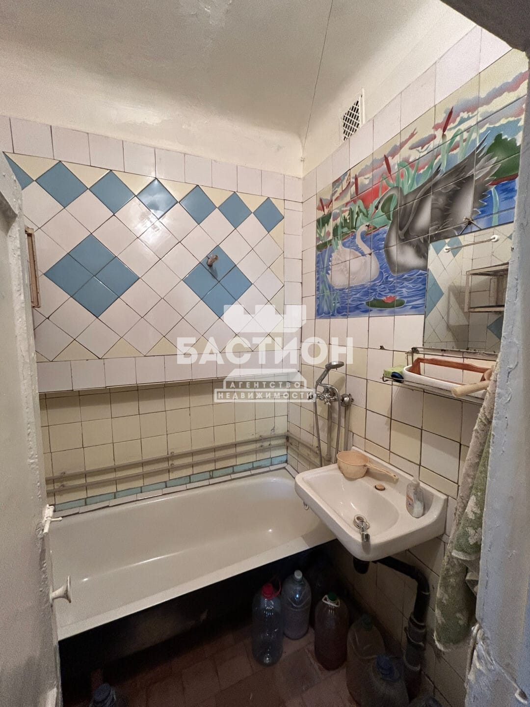Продаётся трёхкомнатная квартира, 67 м²