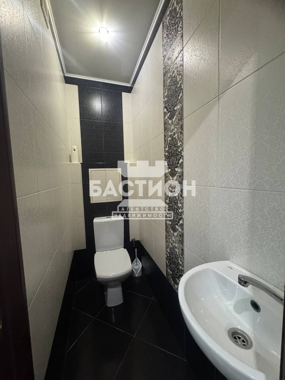 Продаётся трёхкомнатная квартира, 72 м²