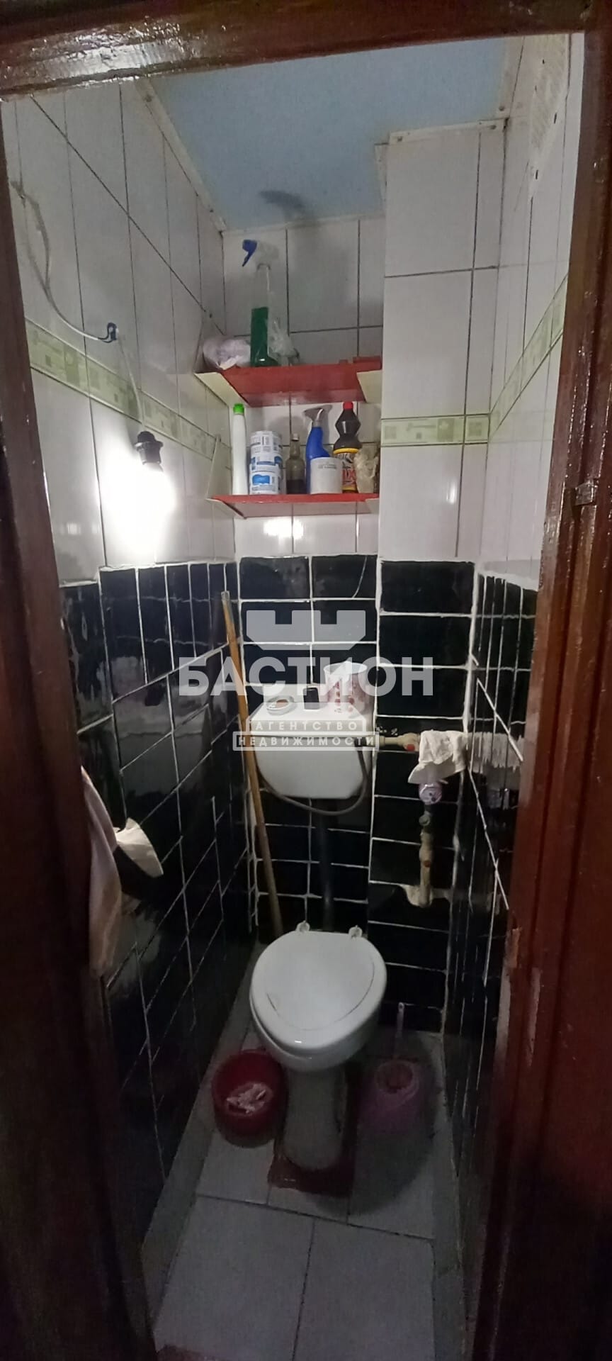 Продаётся трёхкомнатная квартира, 53 м²