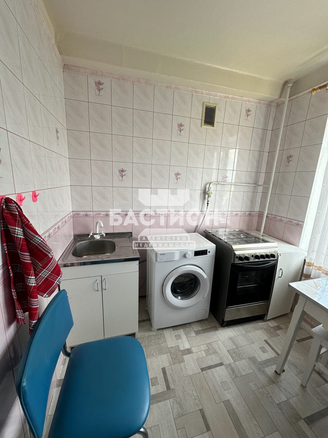 Продаётся трёхкомнатная квартира, 70 м²