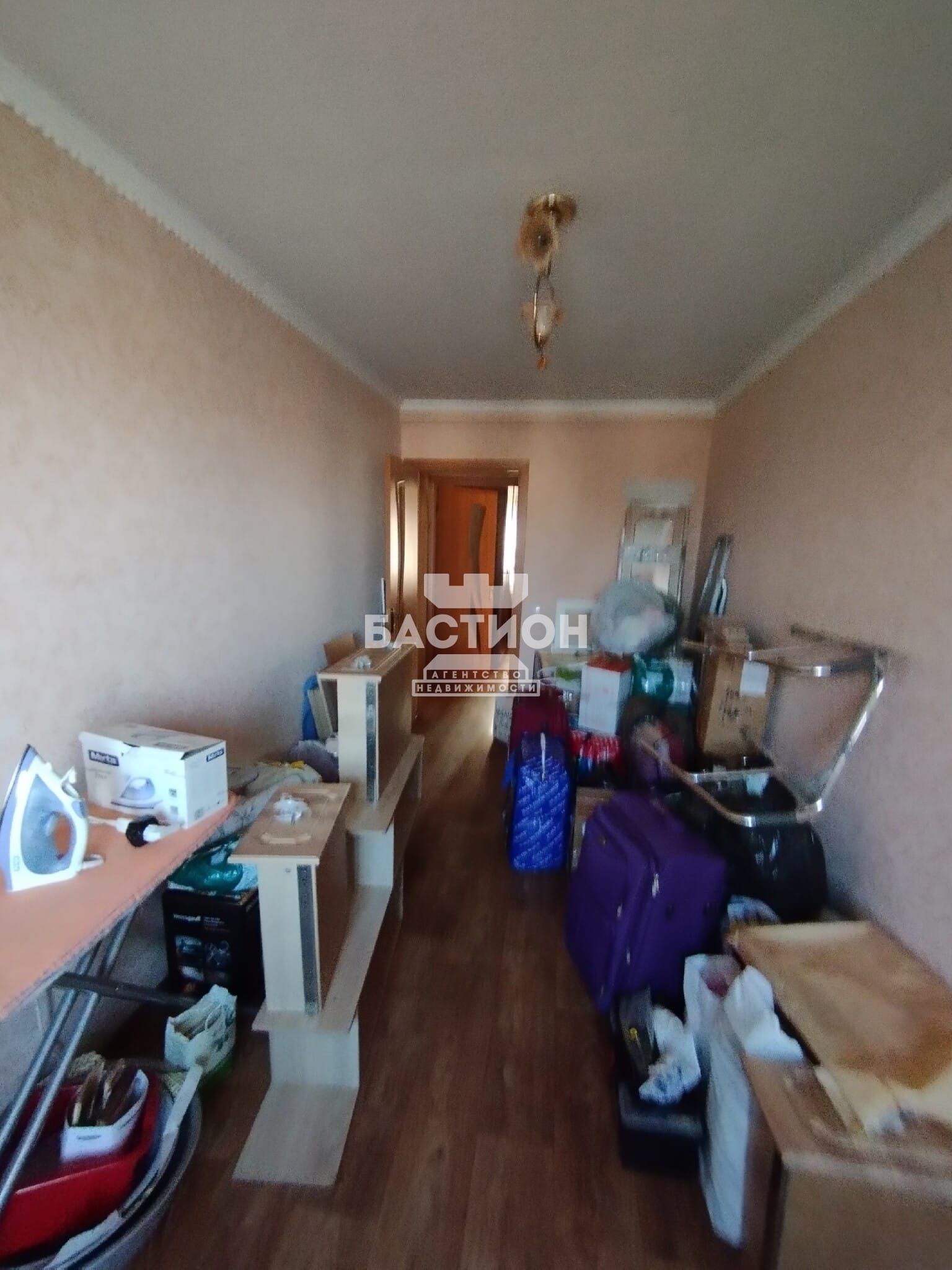 Продаётся трёхкомнатная квартира, 56,7 м²
